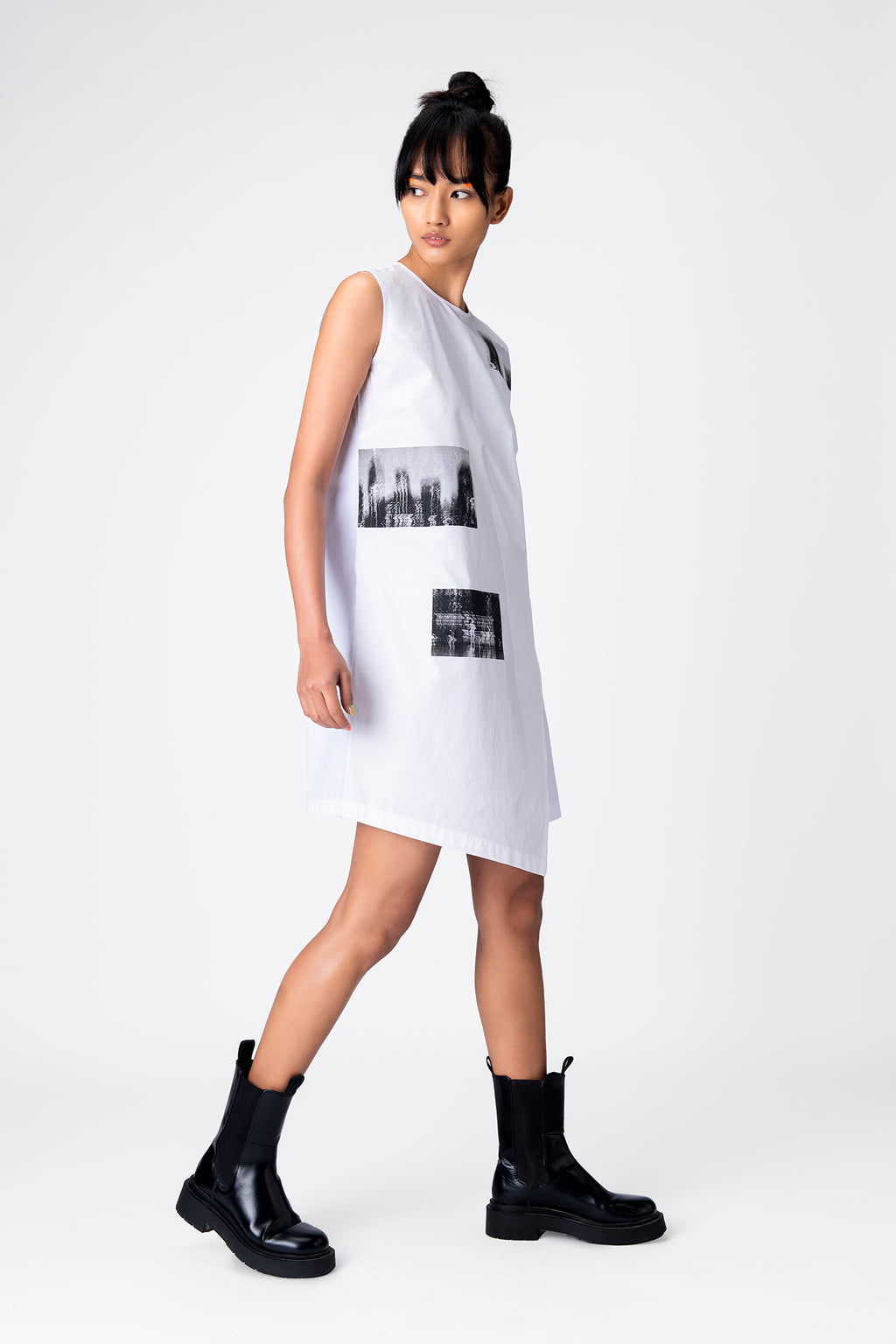 White Graphic Print Sleeveless Wrap Dress