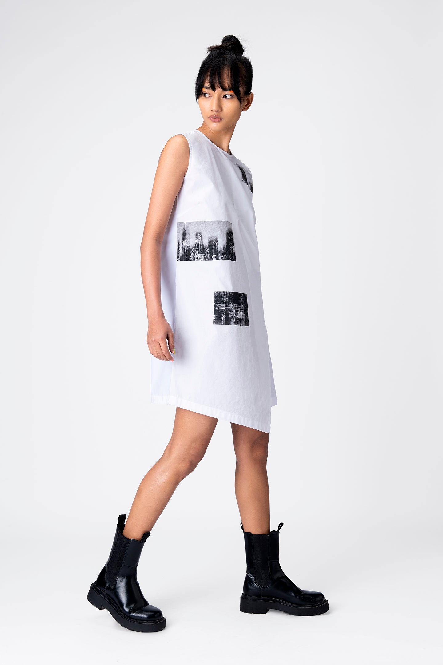 White Graphic Print Sleeveless Wrap Dress