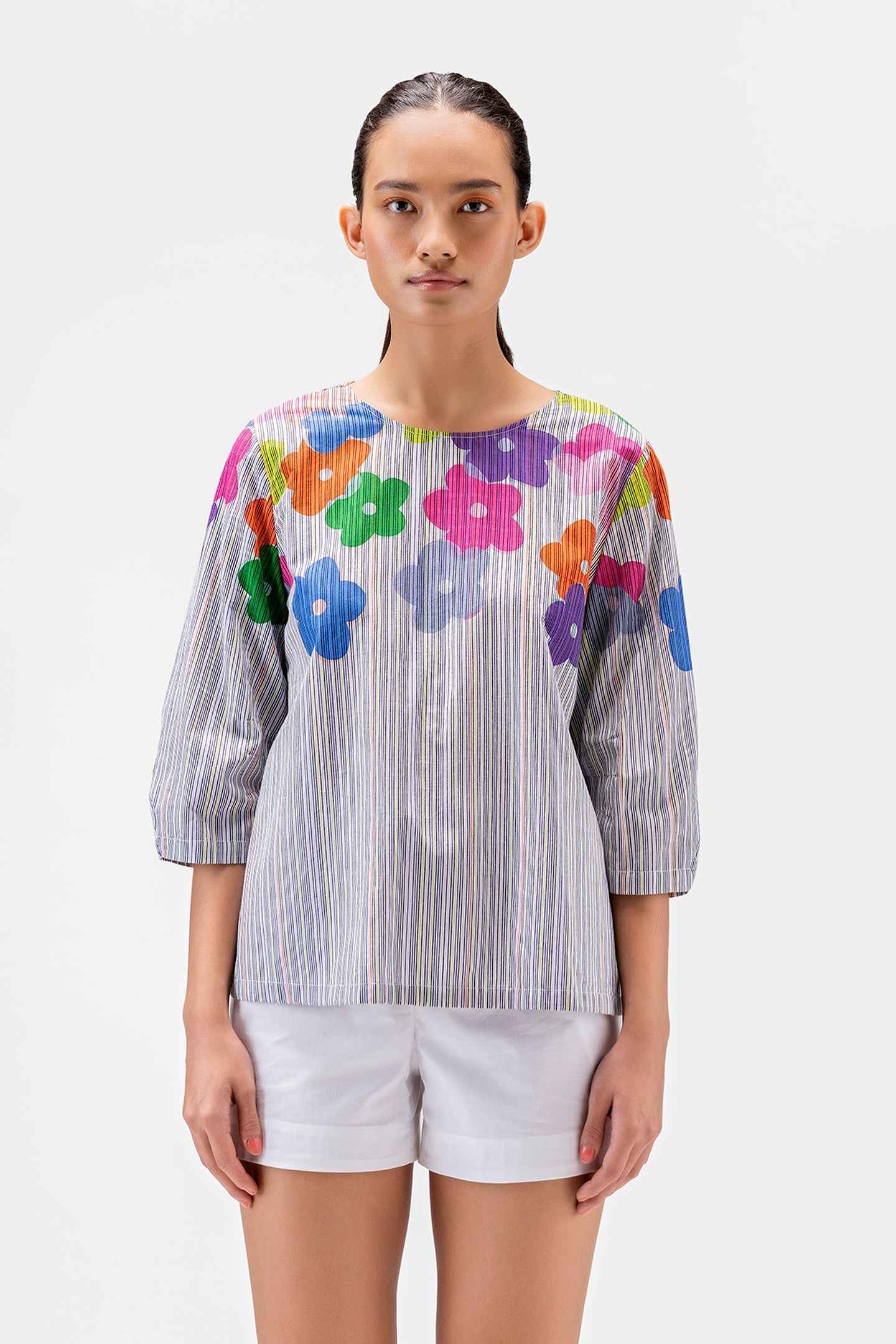 Multicolored Top with oversized sleeves