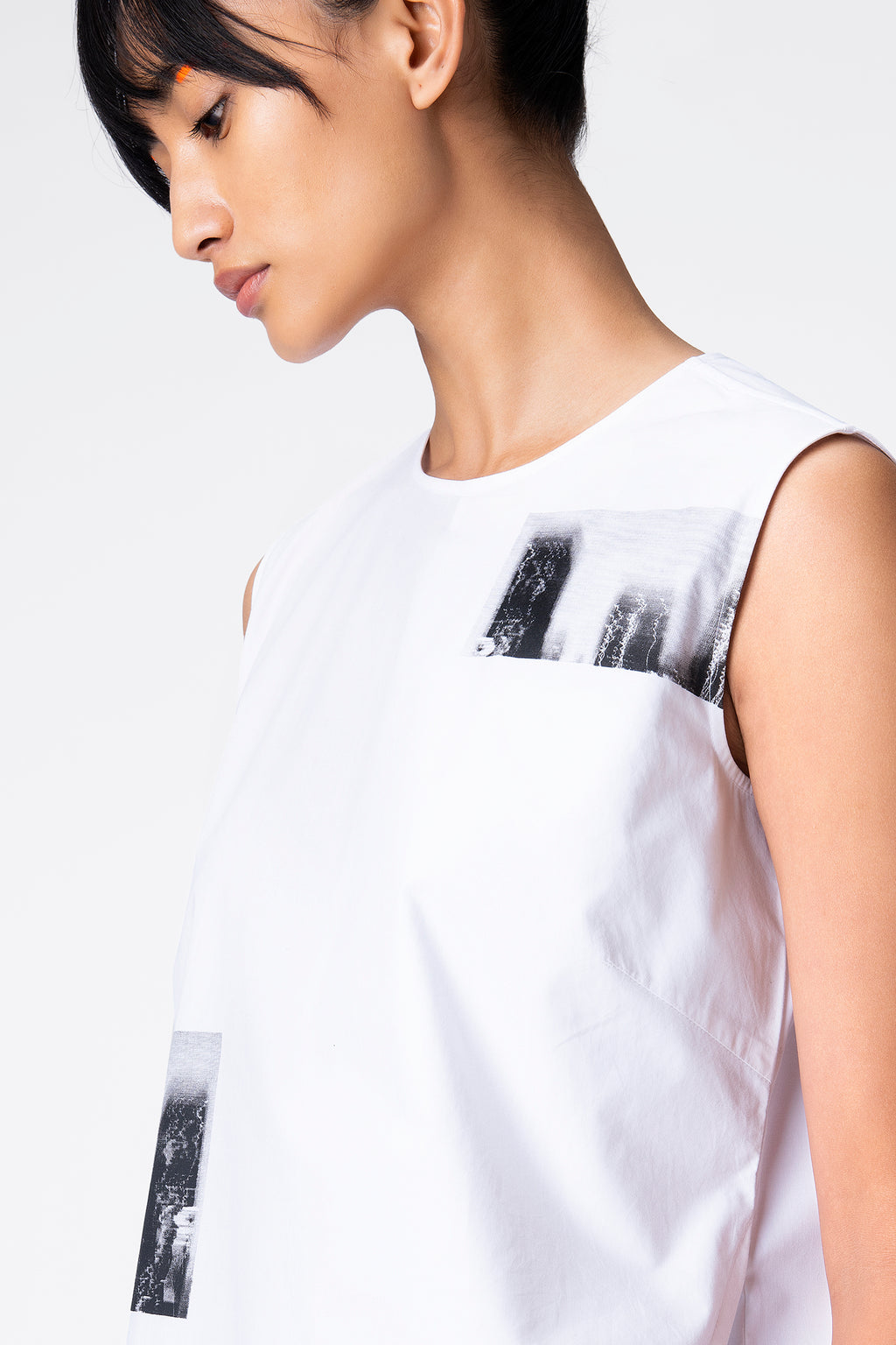 White Graphic Print Sleeveless Wrap Dress