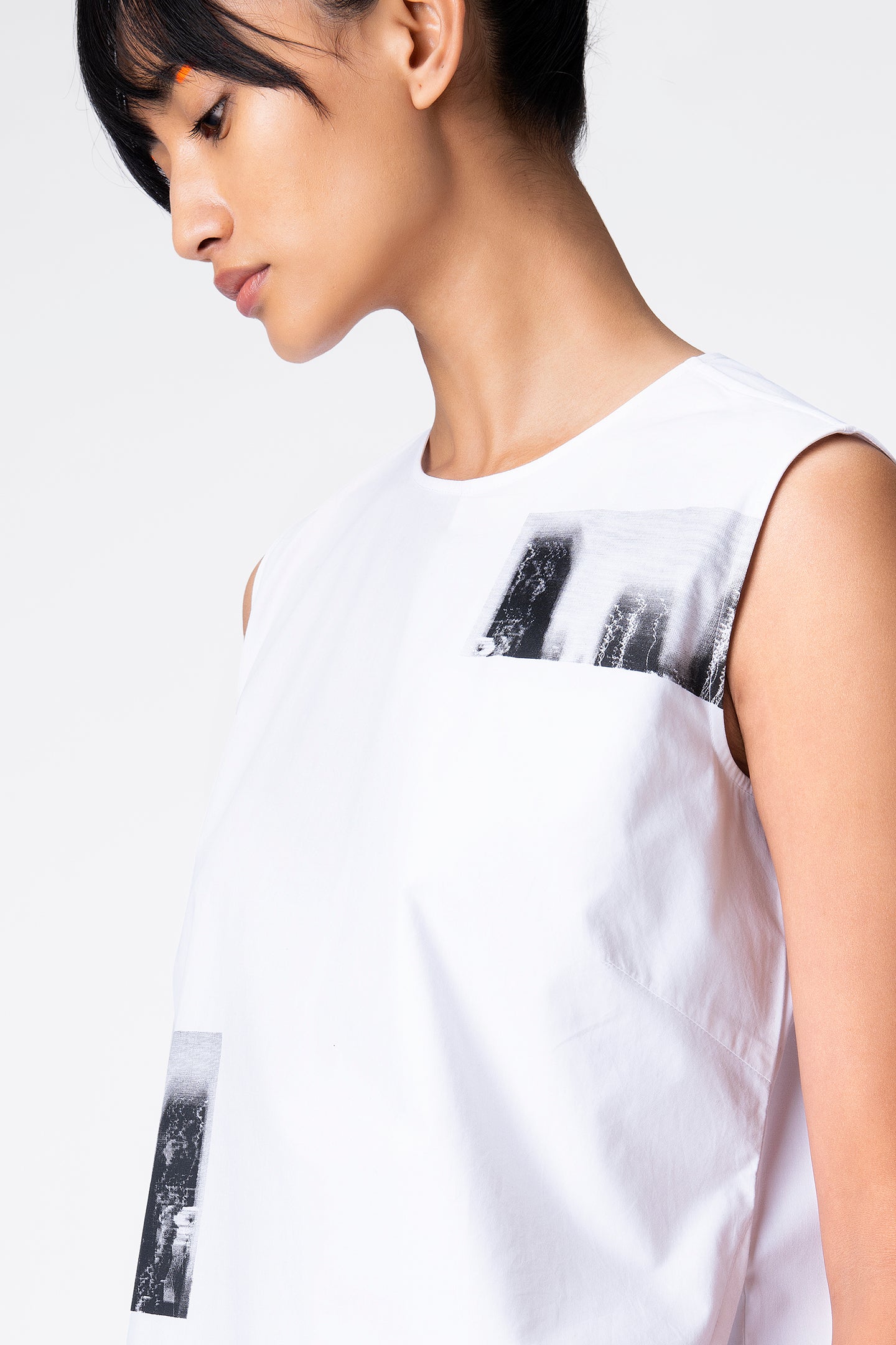 White Graphic Print Sleeveless Wrap Dress
