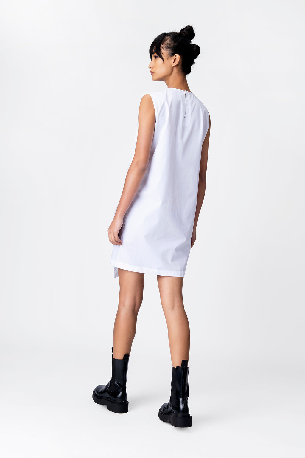 White Graphic Print Sleeveless Wrap Dress