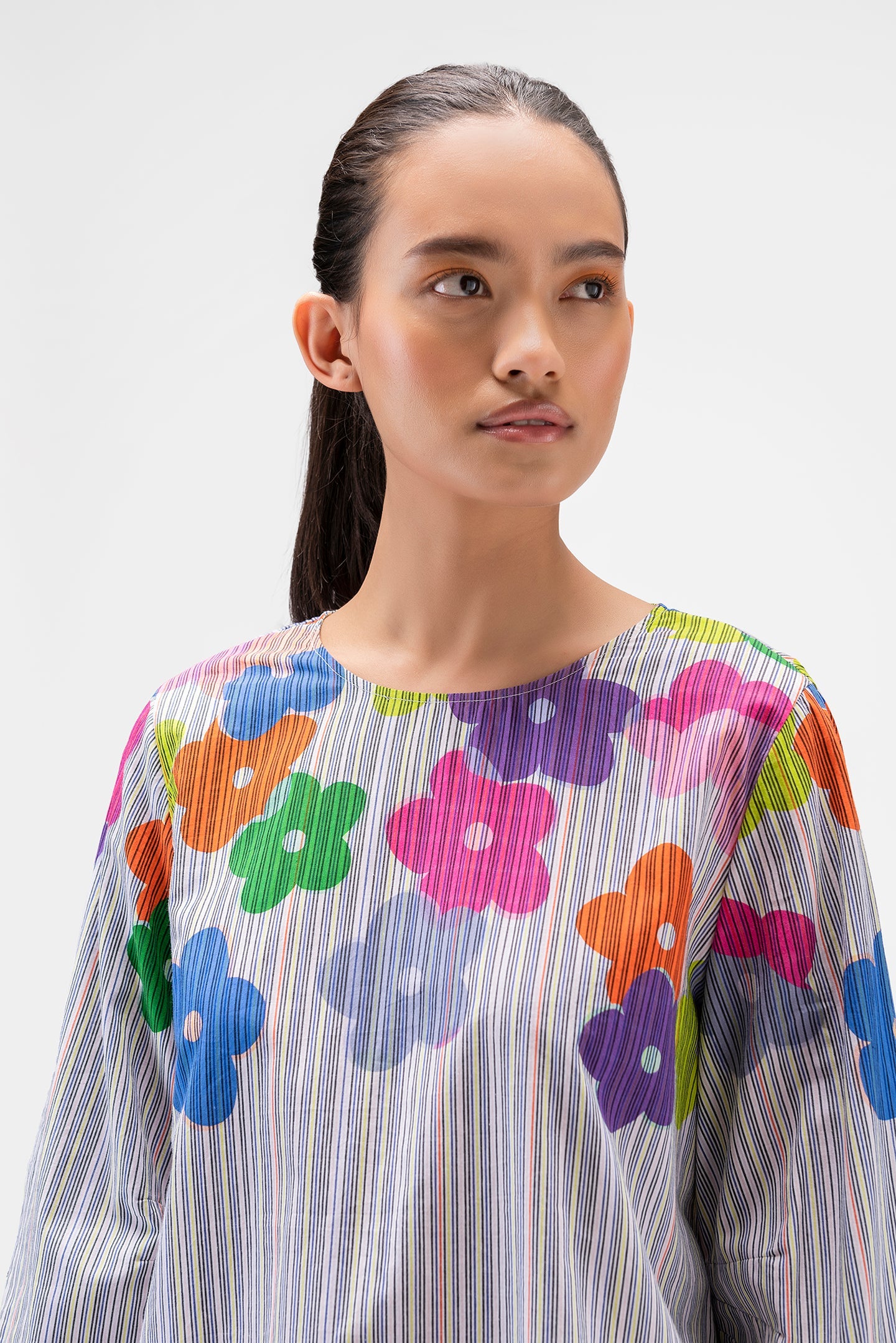 Multicolored Top with oversized sleeves