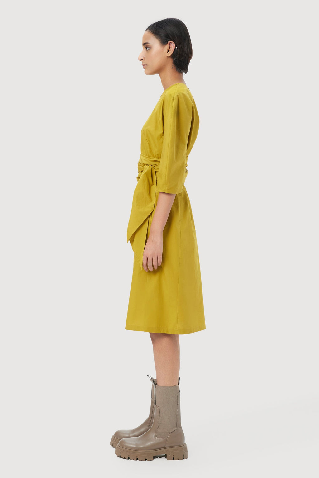 Slim Fit Round Neck Dress with Soft Rounded Shoulders - Genes Lecoanet Hemant