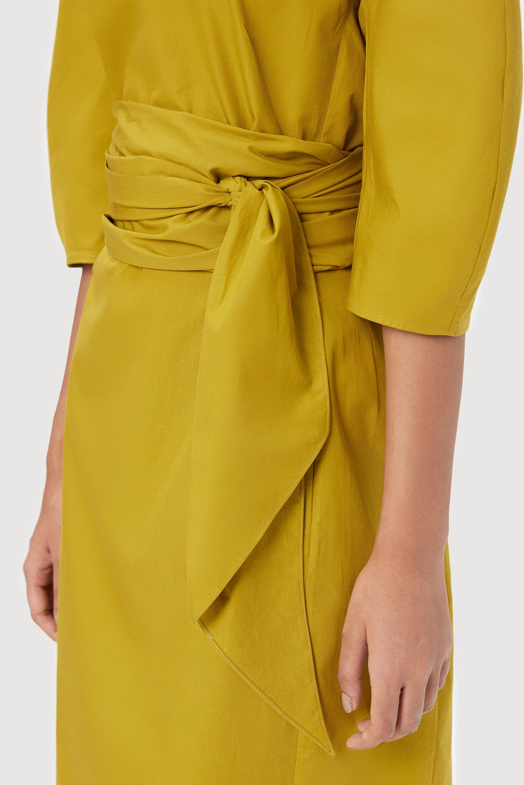 Slim Fit Round Neck Dress with Soft Rounded Shoulders - Genes Lecoanet Hemant