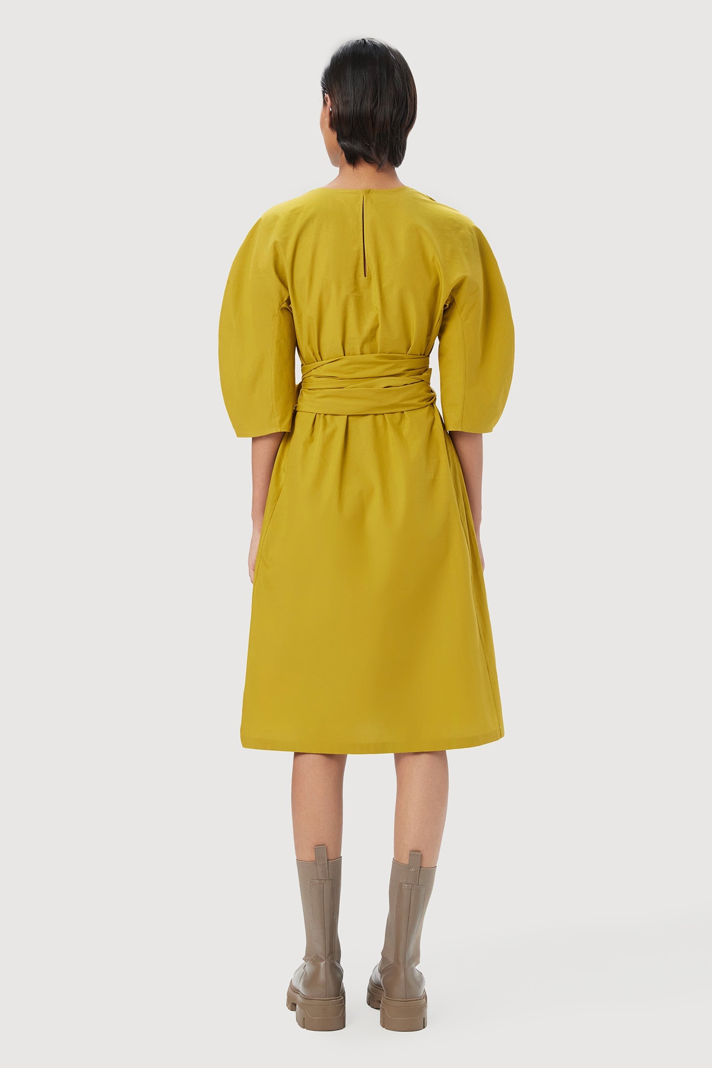 Slim Fit Round Neck Dress with Soft Rounded Shoulders - Genes Lecoanet Hemant