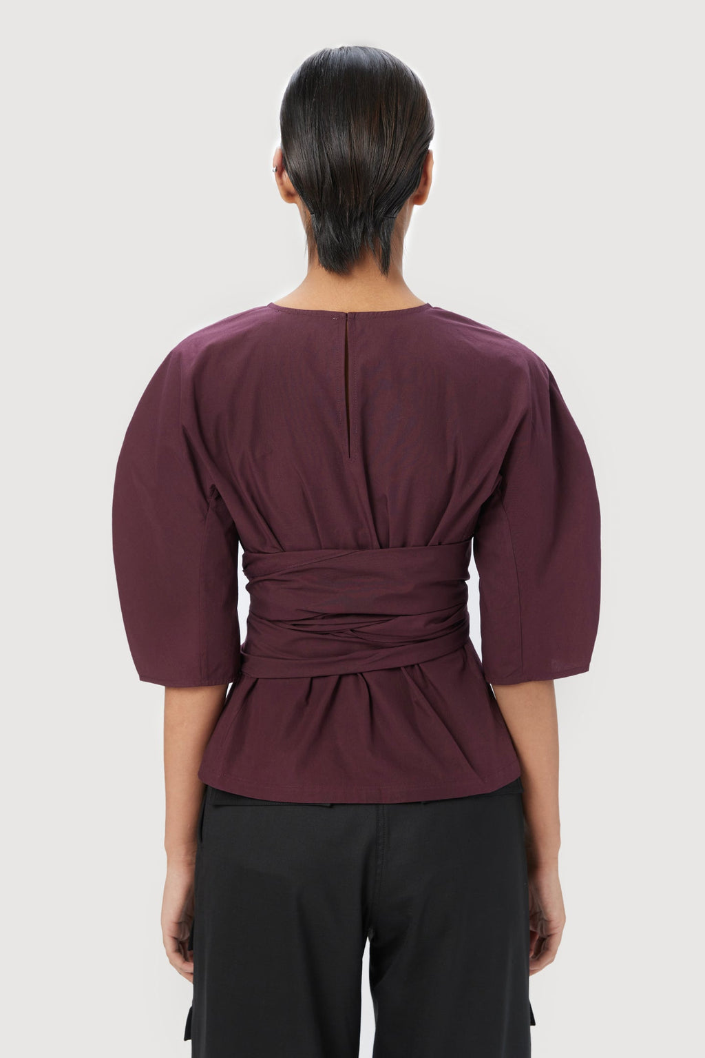 Slim Fit Round Neck Top with Soft Rounded Shoulders - Genes Lecoanet Hemant