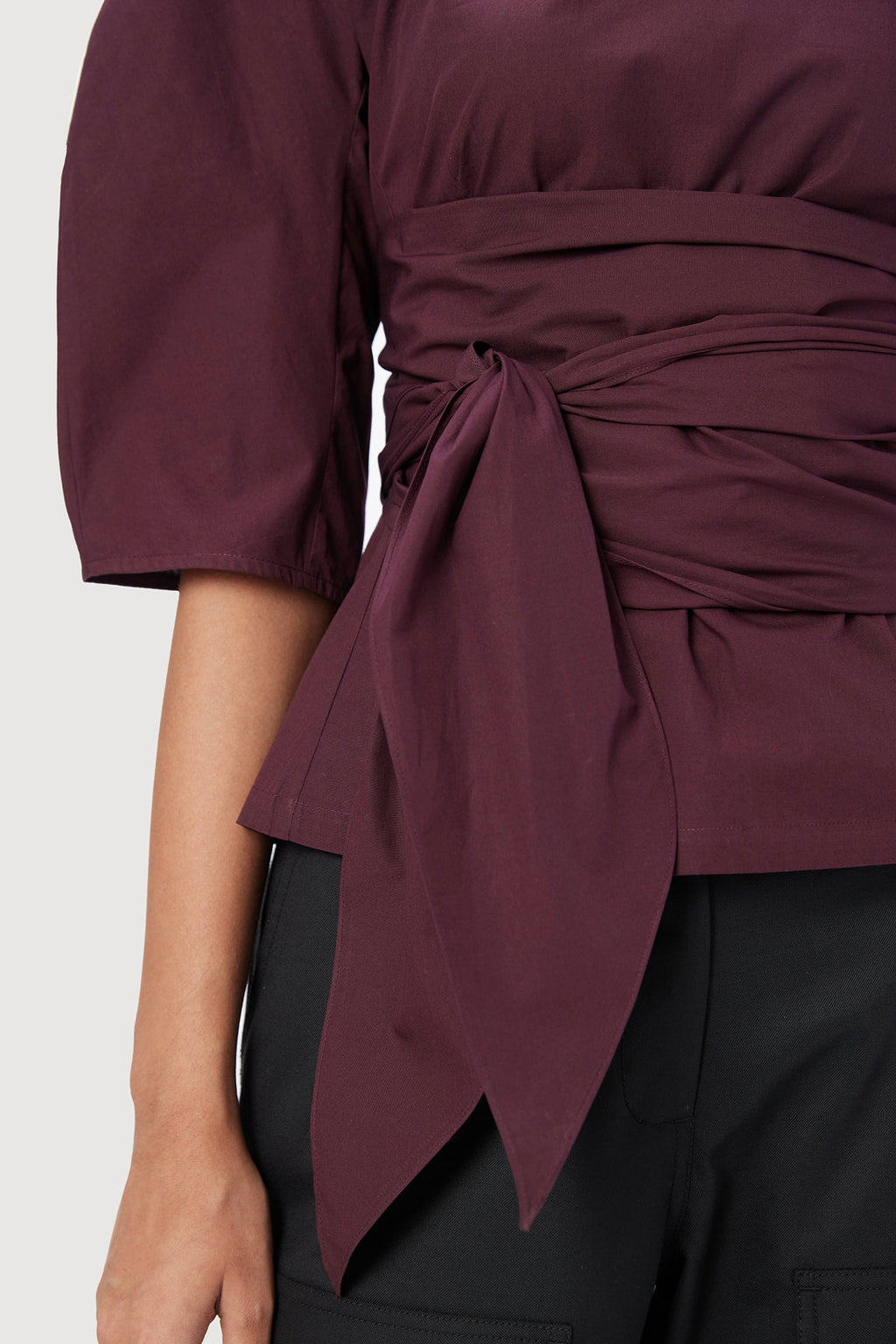 Slim Fit Round Neck Top with Soft Rounded Shoulders - Genes Lecoanet Hemant