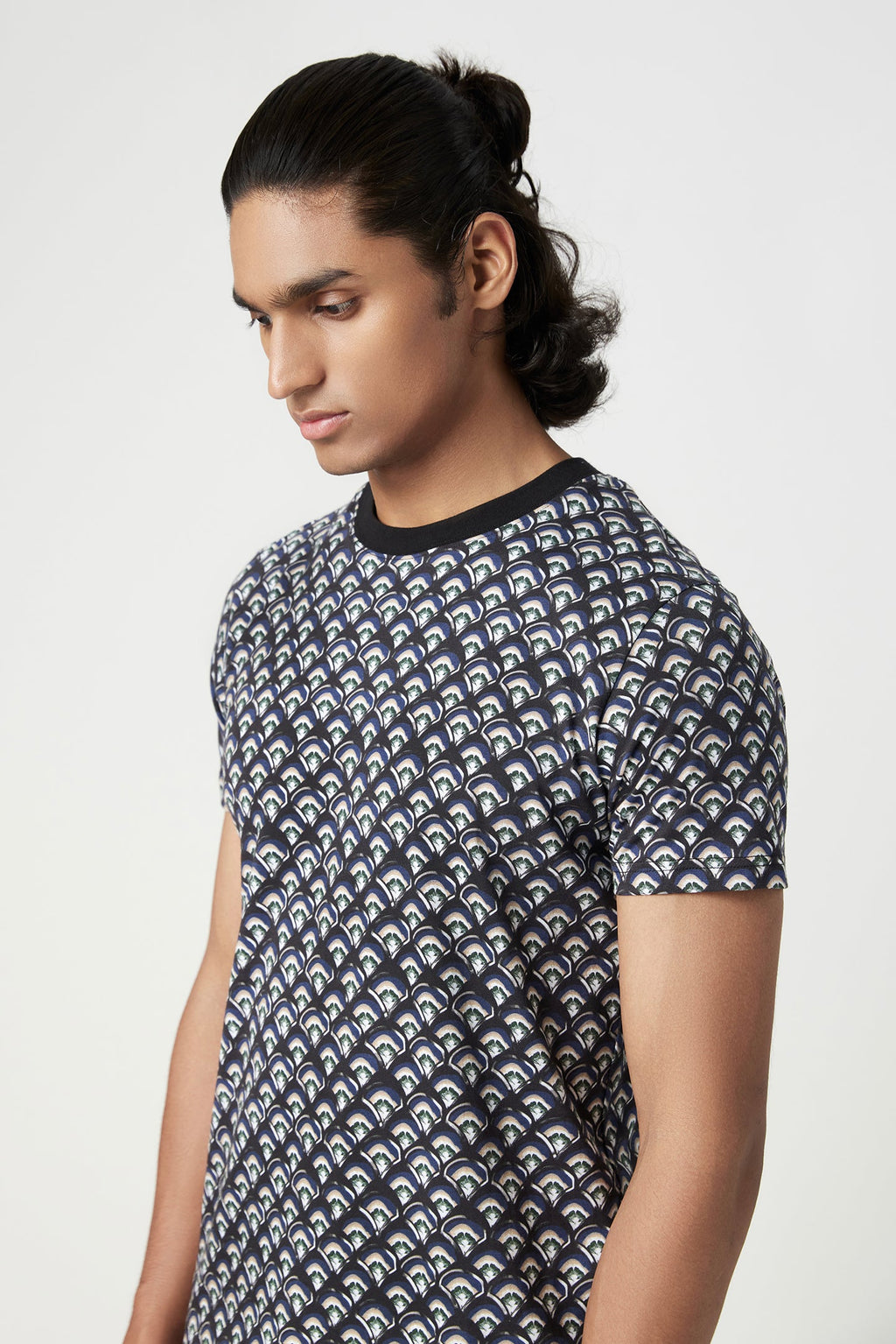 Regular Fit T-Shirt in All-Over Scallop Print - Genes Lecoanet Hemant