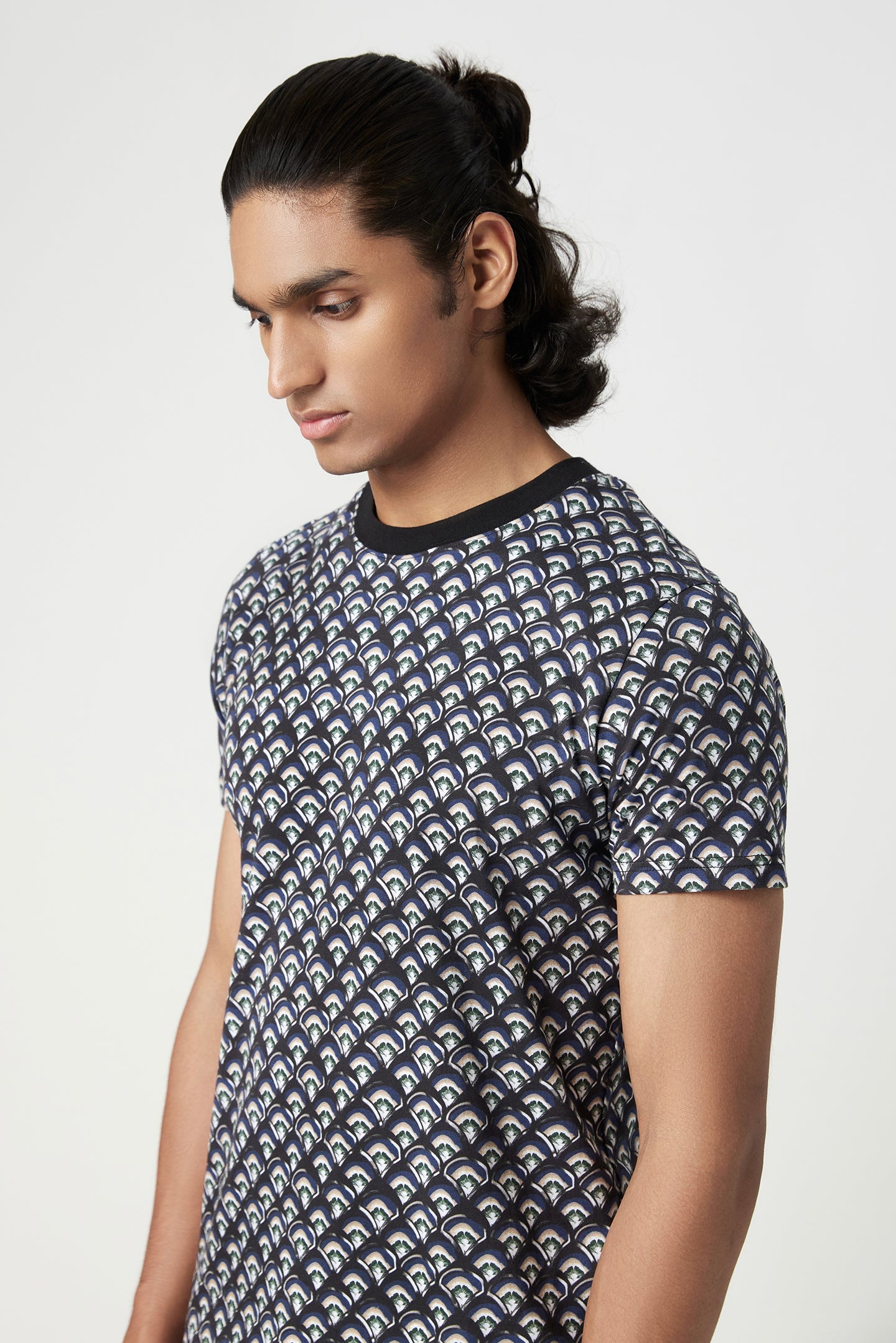 Regular Fit T-Shirt in All-Over Scallop Print - Genes Lecoanet Hemant