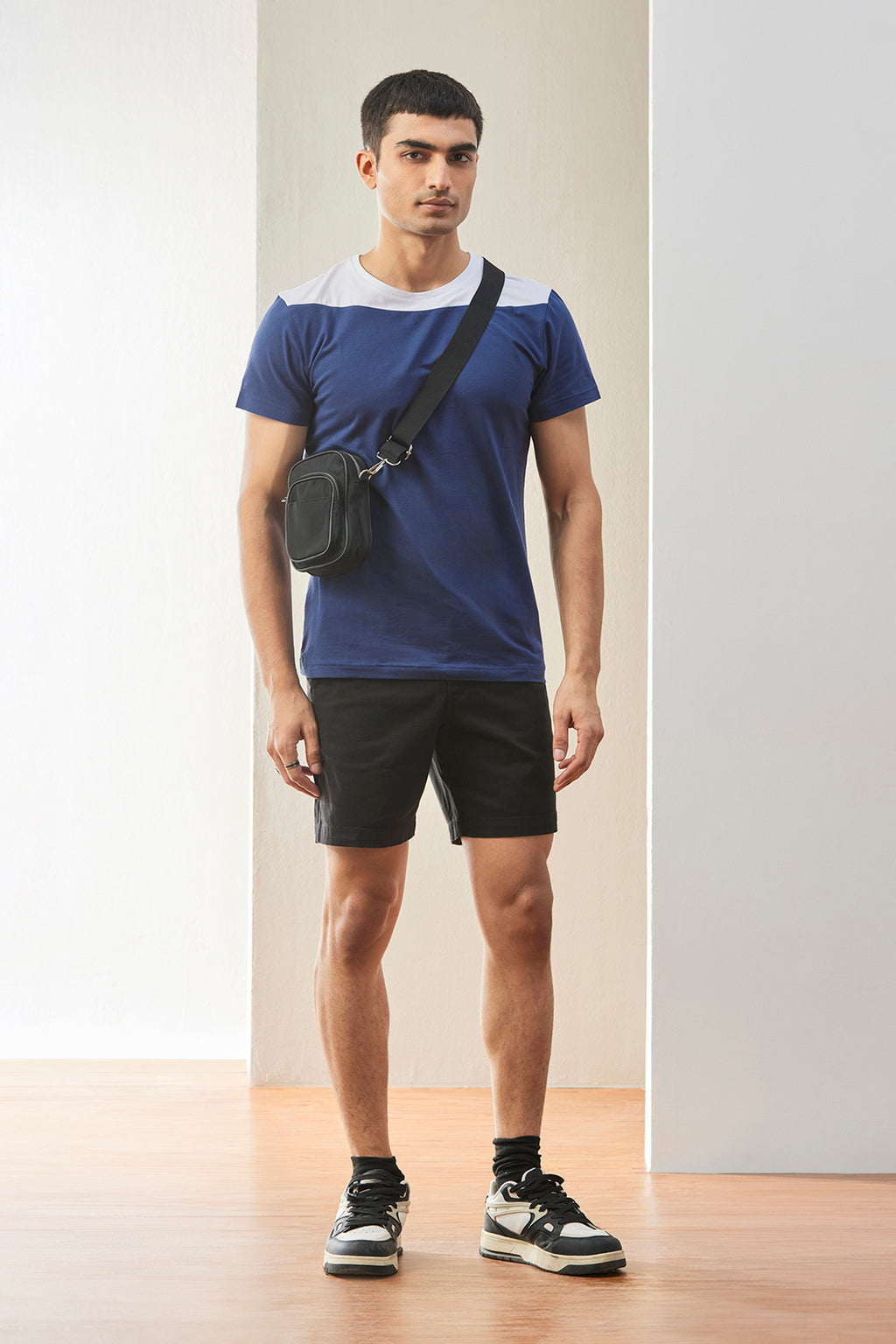 Casuals Mens T-shirt- Navy