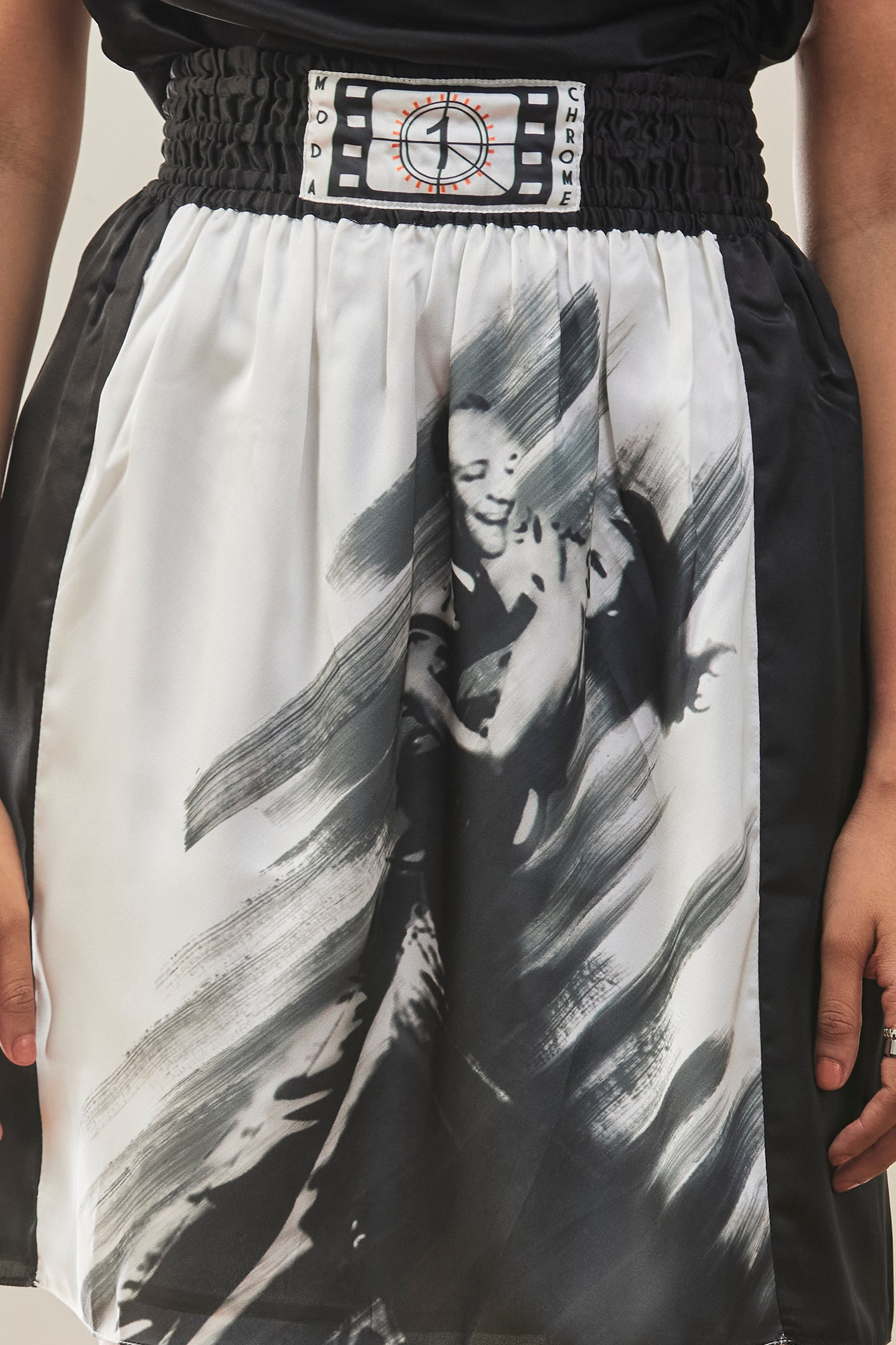 Graphic Print High-Waist Flared Skirt